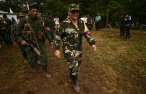 “Iván Mordisco” vuelve a escapar: el fantasma de la guerra que sobrevive a sangre y fuego en la selva