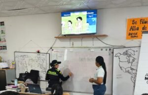 Policía sensibiliza a estudiantes sobre riesgos del ciberacoso en Monterrey: Casanare