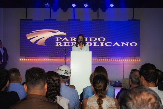 Comienza una nueva etapa: María Fernanda Cabal se convierte en la primera militante del Partido Republicano